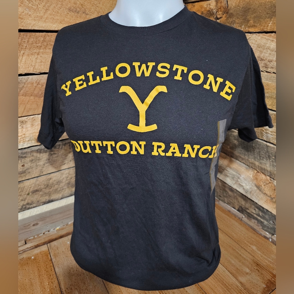 NWT Black‎ Yellowstone T Shirt Size Small